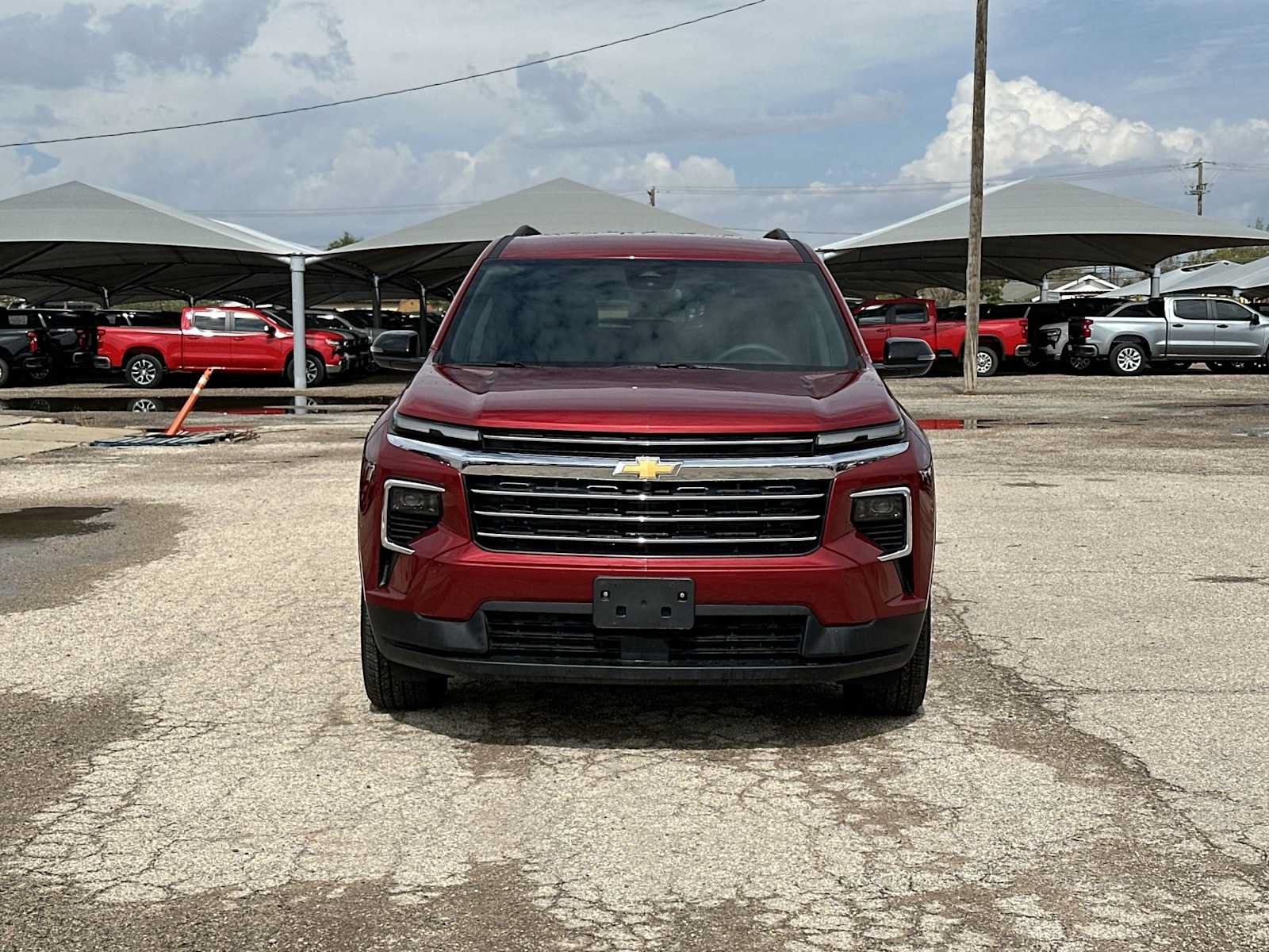 Used 2027 Chevrolet Traverse LT FWD image 3