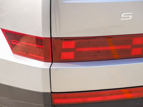 New 2026 Hyundai Santa Fe SE image 9