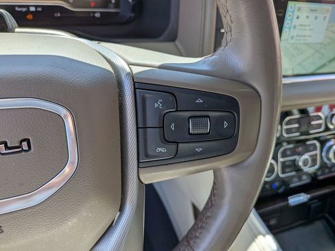 Used 2023 GMC Yukon XL Denali w/ Denali Reserve Package AWD/4WD image 15