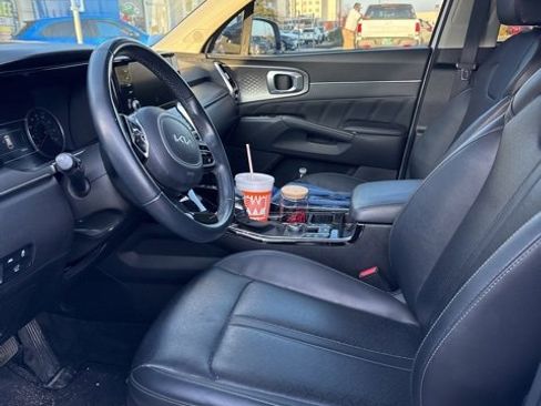 Used 2022 Kia Sorento SX image 5