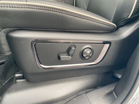 New 2025 RAM 1500 Limited image 11