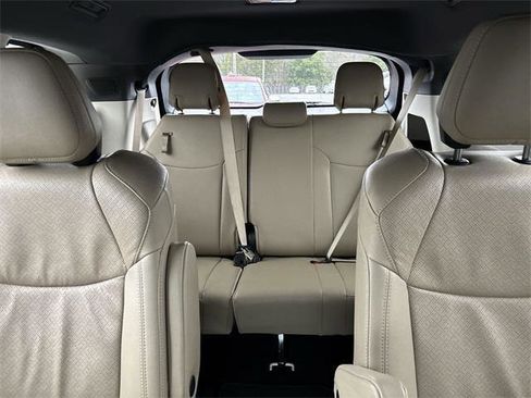 Certified 2024 Toyota Sienna Limited image 25