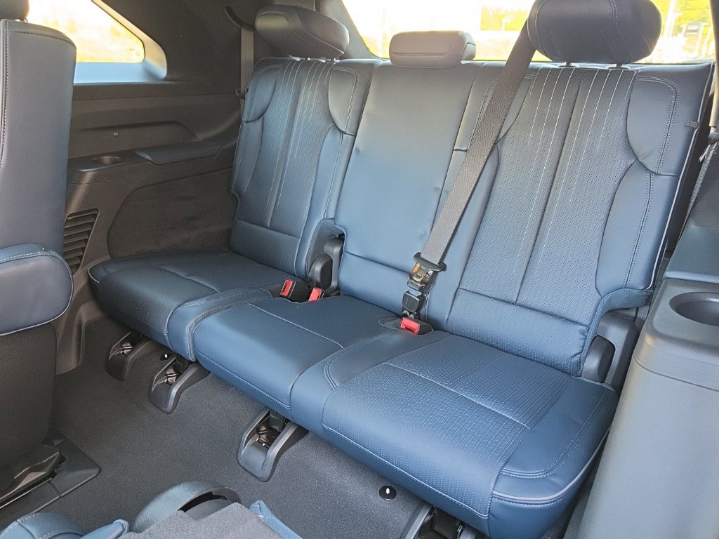Used 2025 Cadillac Escalade IQ Luxury 2 AWD/4WD image 13