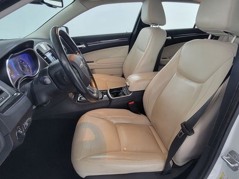 Used 2019 Chrysler 300 Touring L w/ Quick Order Package 22F image 15