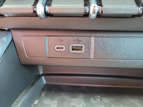 Used 2025 Chevrolet Colorado ZR2 w/ Technology Package AWD/4WD image 18