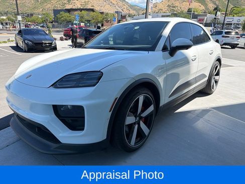 Certified 2025 Porsche Macan 4S Electric AWD/4WD image 1