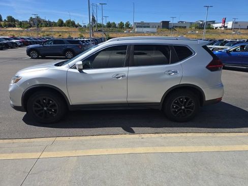 Used 2019 Nissan Rogue SV AWD/4WD image 9
