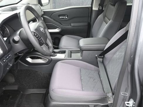 Certified 2026 Nissan Frontier SV w/ SV Convenience Package RWD image 17