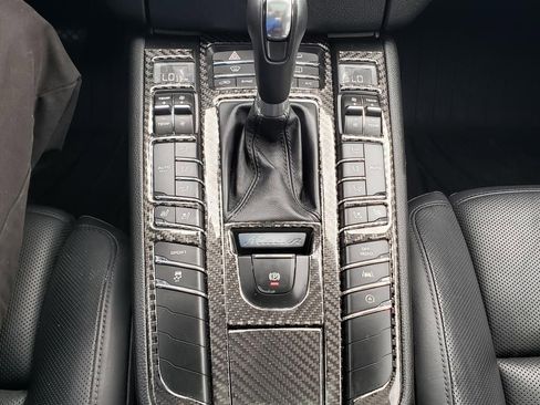 Used 2018 Porsche Macan AWD/4WD image 26