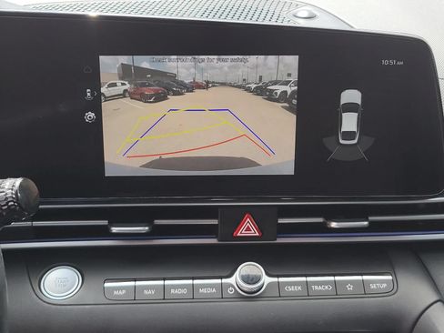 Used 2022 Hyundai Elantra Limited FWD image 21