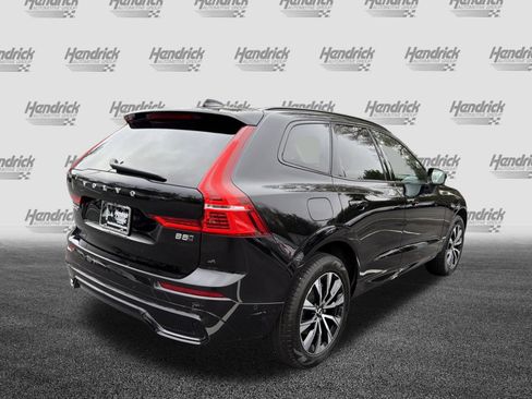 Certified 2025 Volvo XC60 B5 Plus image 10