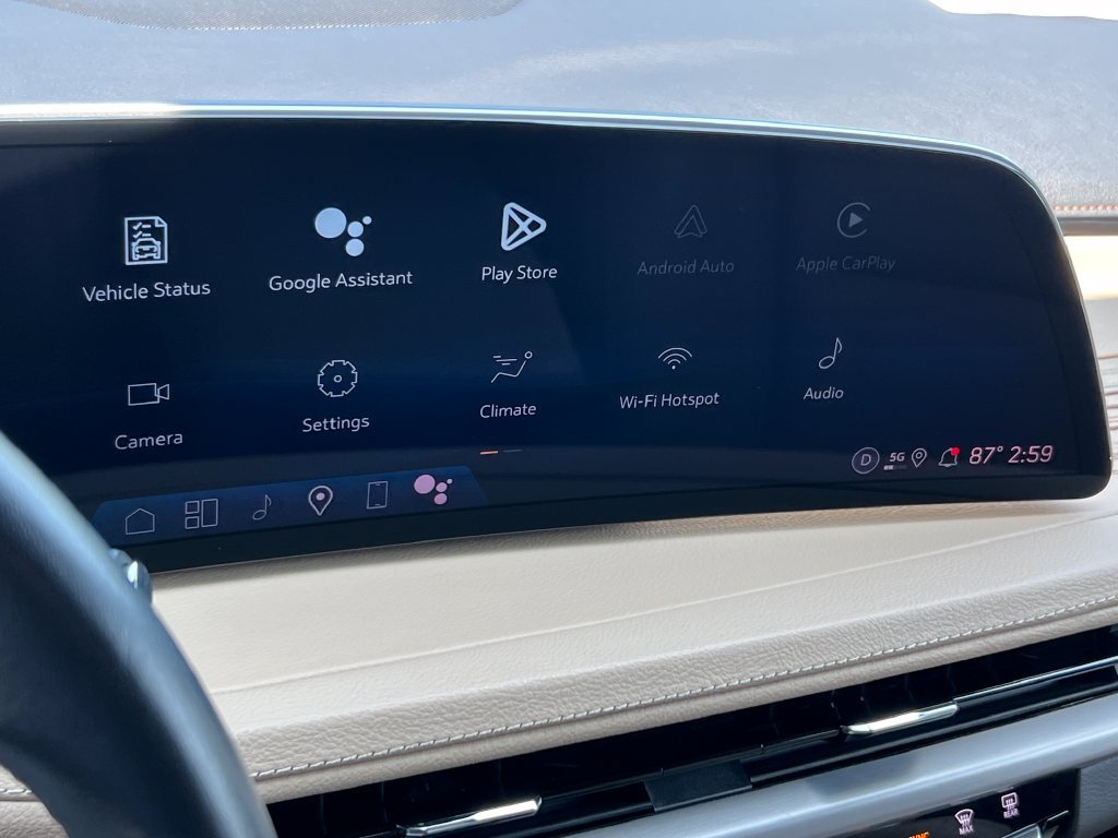 Used 2025 Cadillac XT4 Premium Luxury FWD image 35