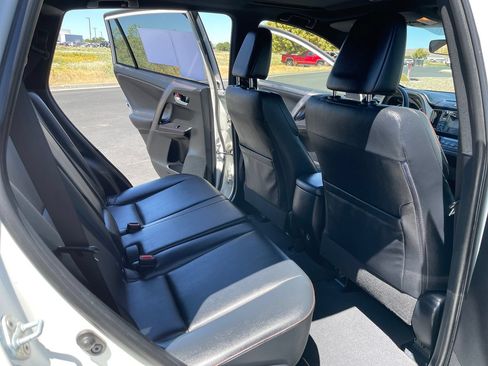 Used 2016 Toyota RAV4 SE AWD/4WD image 17