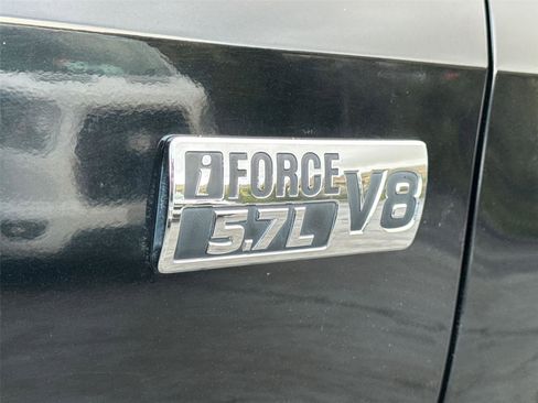 Used 2016 Toyota Tundra Limited w/ Exterior Package image 9