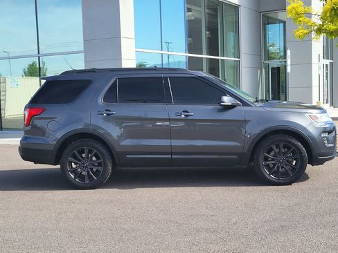 Used 2019 Ford Explorer XLT w/ Equipment Group 202A AWD/4WD image 4