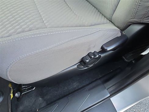 Used 2022 Toyota Tacoma SR image 14