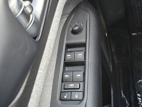 New 2026 Jeep Compass Latitude image 19