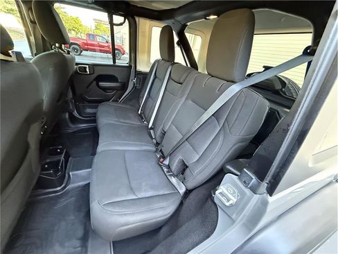 Used 2018 Jeep Wrangler Unlimited Sport S AWD/4WD image 20