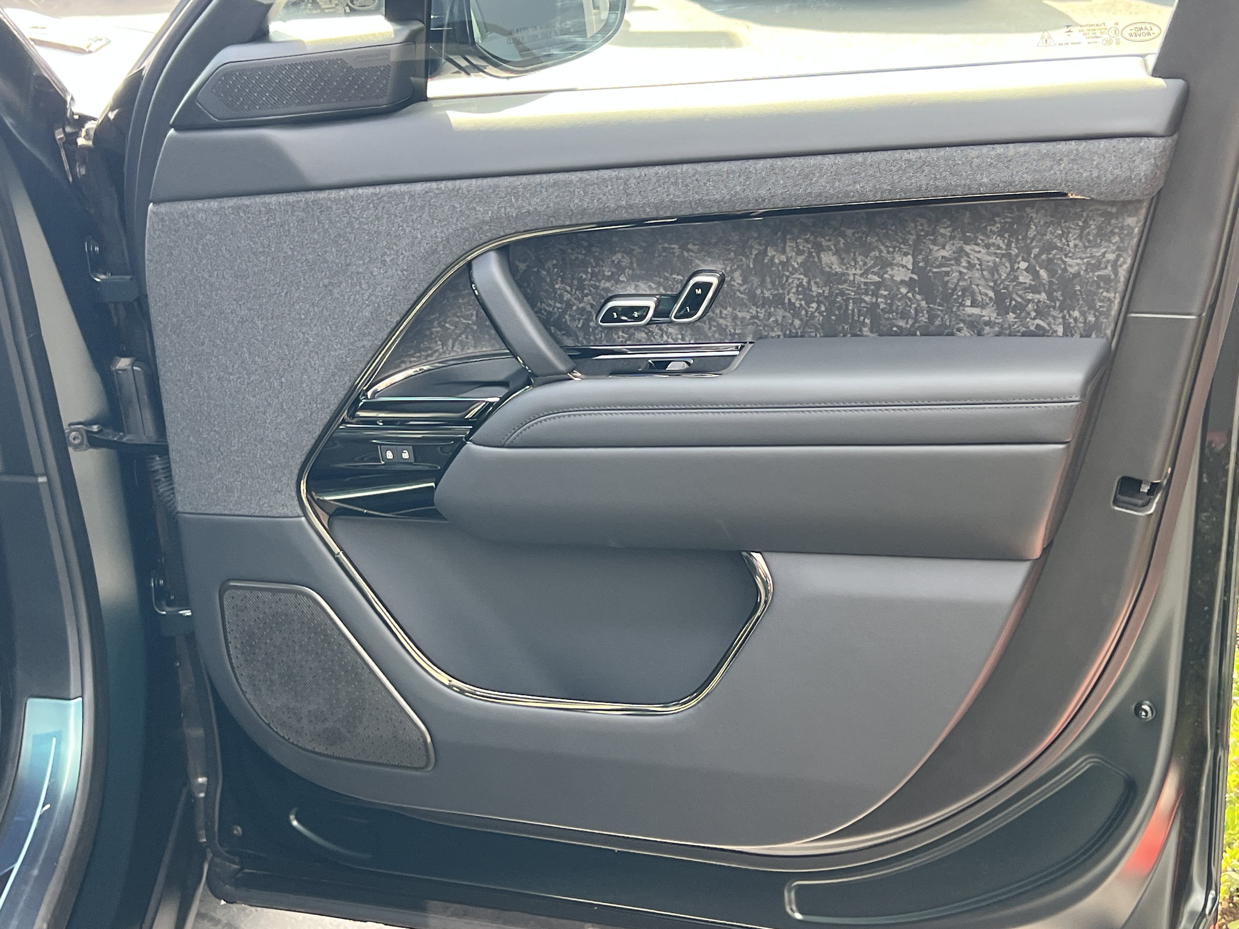 New 2025 Land Rover Range Rover Sport Autobiography AWD/4WD image 10