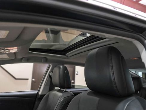 Used 2014 Toyota Avalon Limited FWD image 5