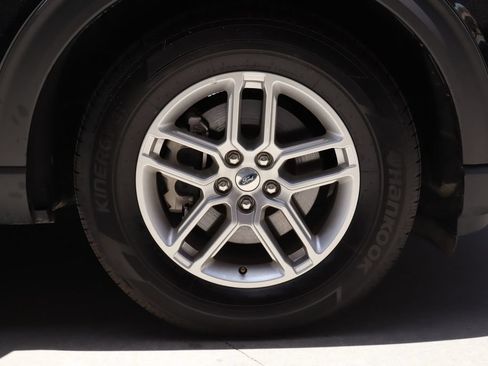 Used 2025 Ford Explorer Active RWD image 14