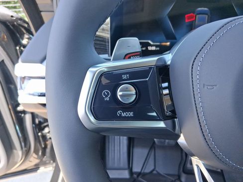 New 2026 BMW 750e xDrive w/ Premium Package image 15