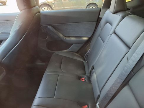 Used 2024 Tesla Model Y Long Range AWD/4WD image 8