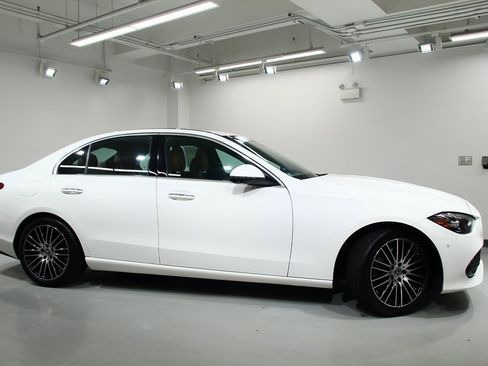 Used 2023 Mercedes-Benz C 300 Sedan image 9
