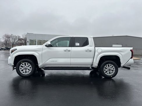 New 2026 Toyota Tacoma SR5 image 4