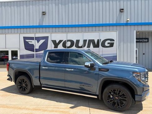 New 2026 GMC Sierra 1500 Denali w/ Denali Reserve Package AWD/4WD image 1