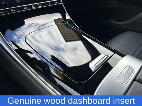 Used 2024 Mercedes-Benz GLC 300 4MATIC image 30