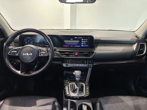 Certified 2024 Kia Seltos EX FWD image 16