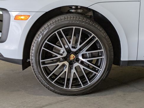 New 2026 Porsche Macan AWD/4WD image 15