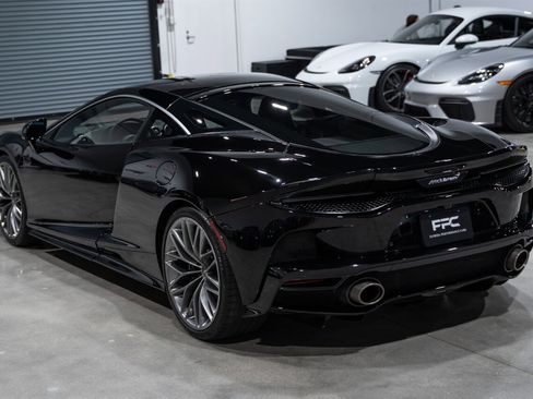Used 2021 McLaren GT image 4