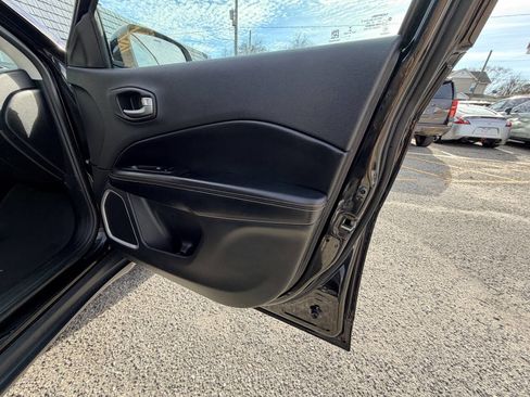 Used 2019 Jeep Compass Latitude w/ Popular Equipment Group image 49