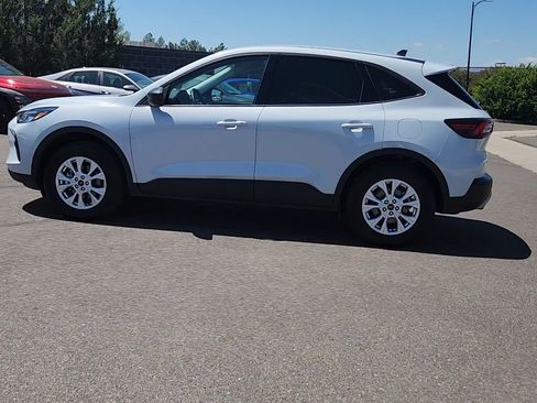 Used 2025 Ford Escape Active AWD/4WD image 2
