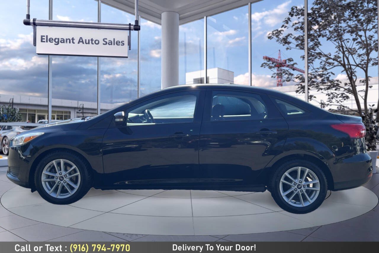 Used 2018 Ford Focus SE w/ Cold Weather Package FWD image 8