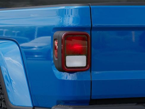 New 2025 Jeep Gladiator High Tide image 9