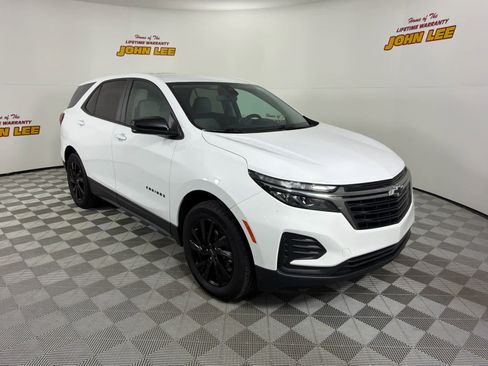 Used 2023 Chevrolet Equinox LS w/ LS Convenience Package image 8