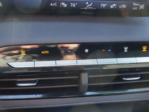 Certified 2025 Buick Enclave Preferred image 30