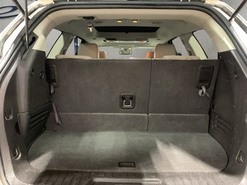 Used 2011 Chevrolet Traverse LTZ image 27