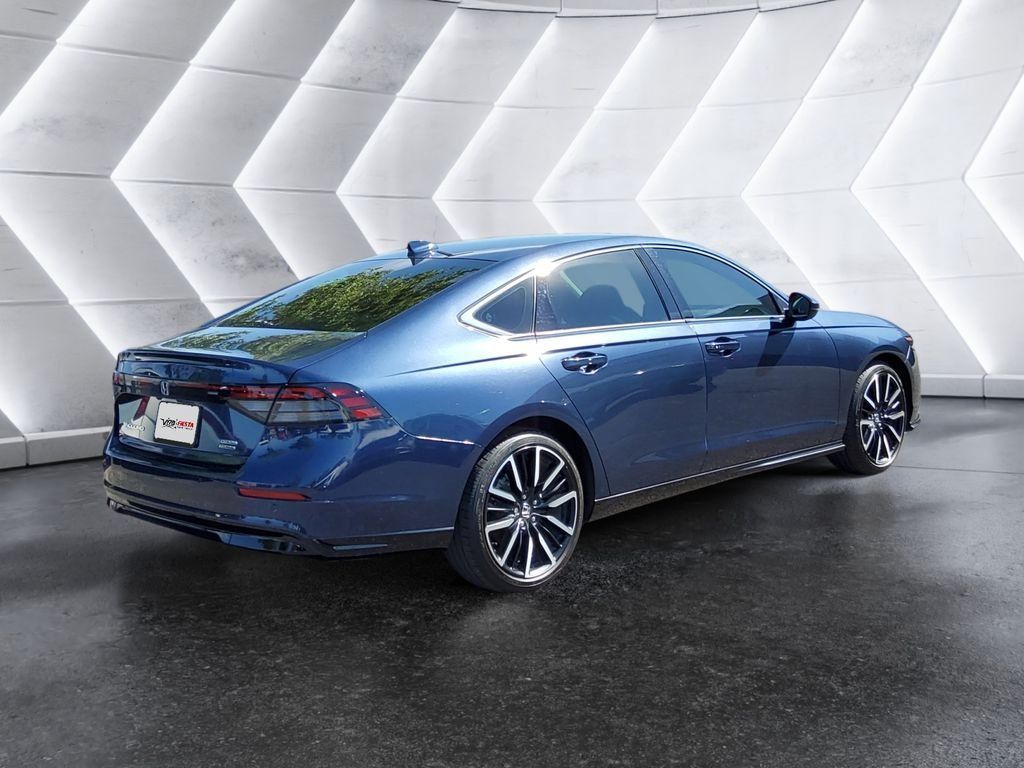 Used 2024 Honda Accord Touring image 4