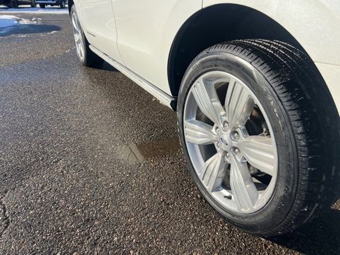 Certified 2022 Ford Expedition Platinum image 29