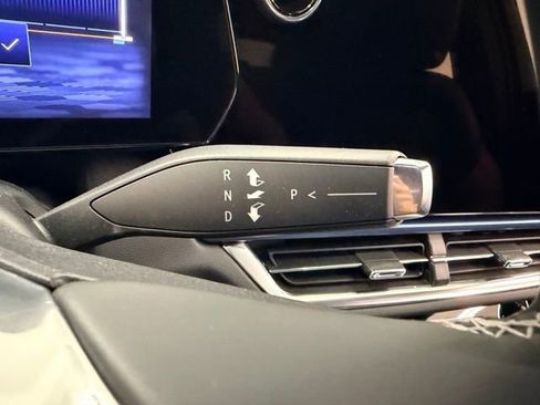 Certified 2025 Chevrolet Equinox EV LT image 17