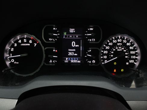 Used 2021 Toyota Tundra SR5 w/ SR5 Leather Package AWD/4WD image 38