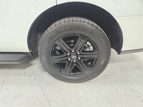 Used 2021 Ford Expedition XLT image 44