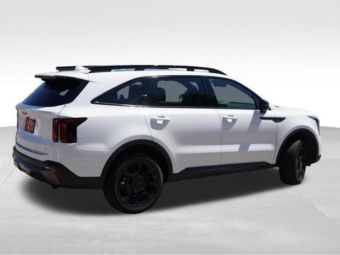 Certified 2025 Kia Sorento SX Prestige AWD/4WD image 4
