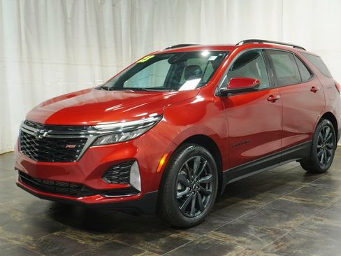 Used 2023 Chevrolet Equinox RS w/ LPO, Floor Liner Package FWD image 2