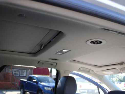 Used 2018 Buick Enclave Premium w/ Experience Buick Package image 20