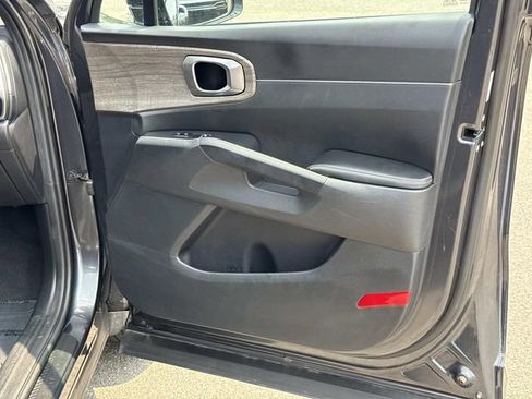 Used 2023 Kia Sorento S w/ Panoramic Sunroof Package AWD/4WD image 8